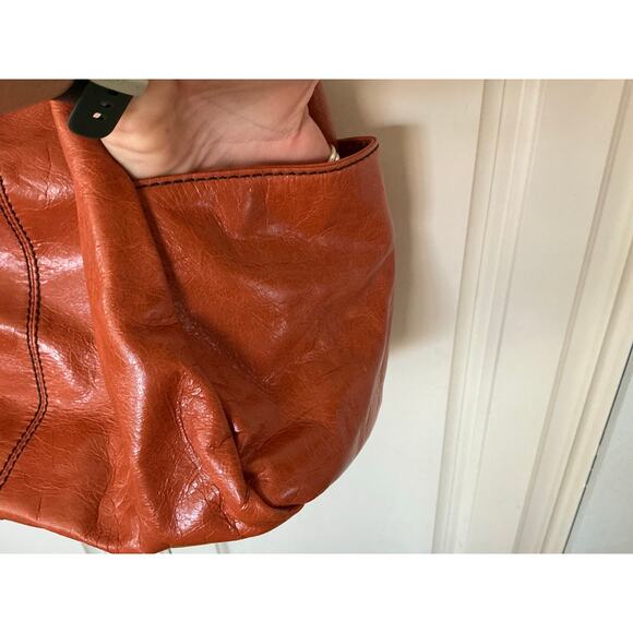 Hobo Sheila Crossbody leather tote Clay NWT - Picture 6 of 11